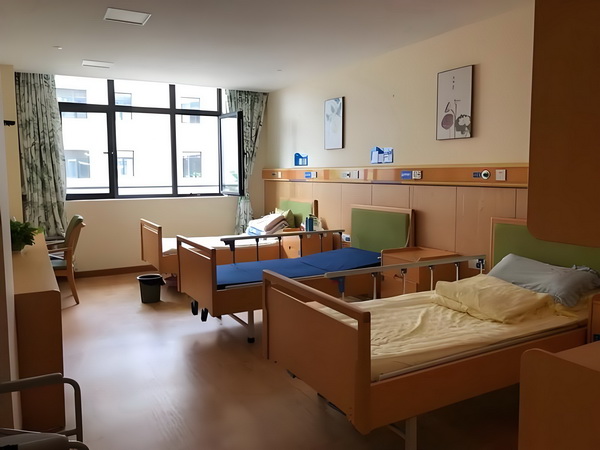 「女性互助」大潮中，为什么《花漾》要呈现女性关系中的「毒性」成分？